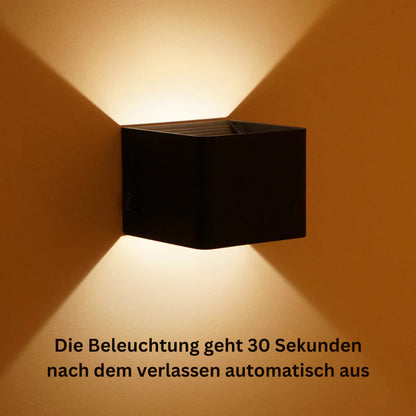 Combinea - RGB Akku Wandleuchte ohne Bohren